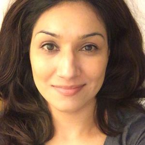 Meet your Posher, Dina